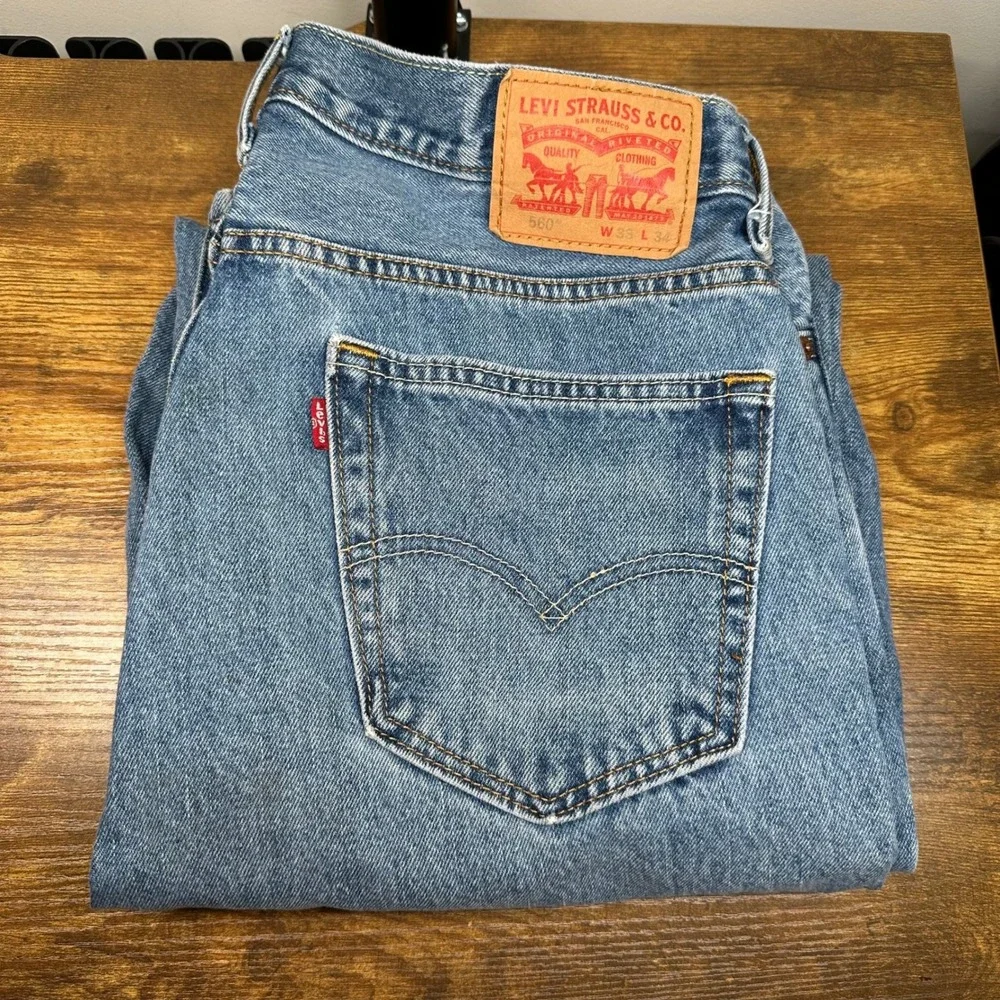Levis 560 Comfort Fit Tapered Leg Jeans Mens 33x34 Blue Denim Medium Wash